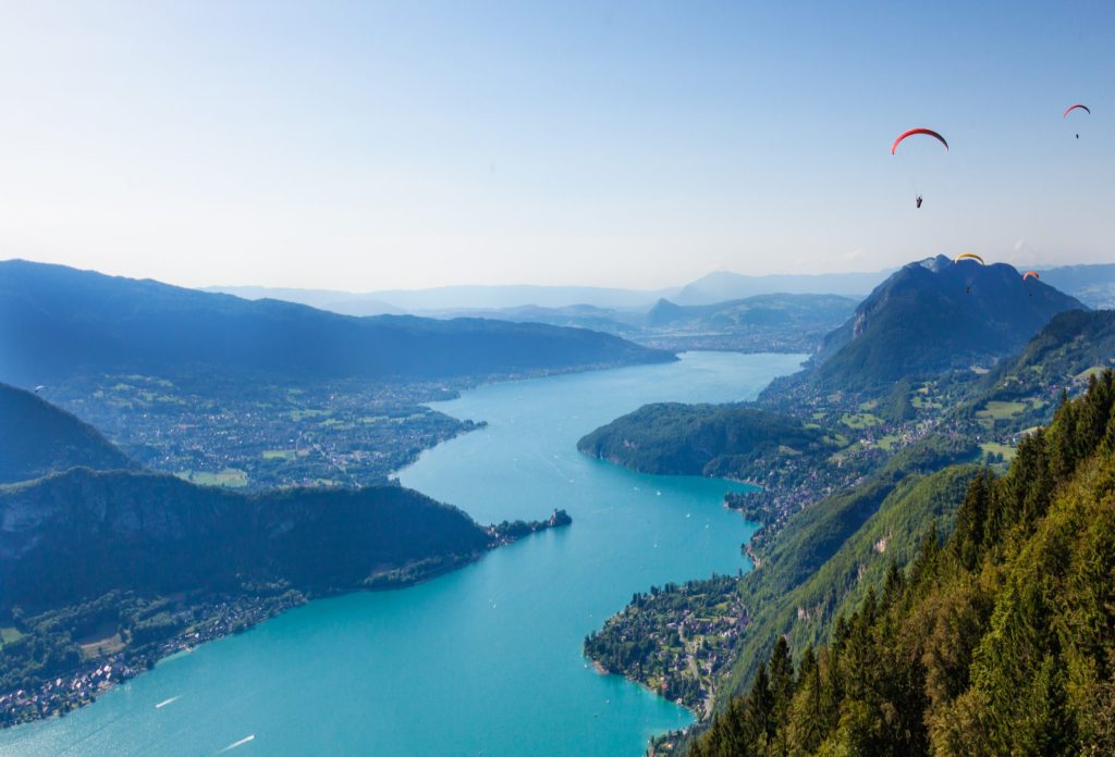 16-19-ef80a2-activite-ete-parapente-annecy-scaled(1)